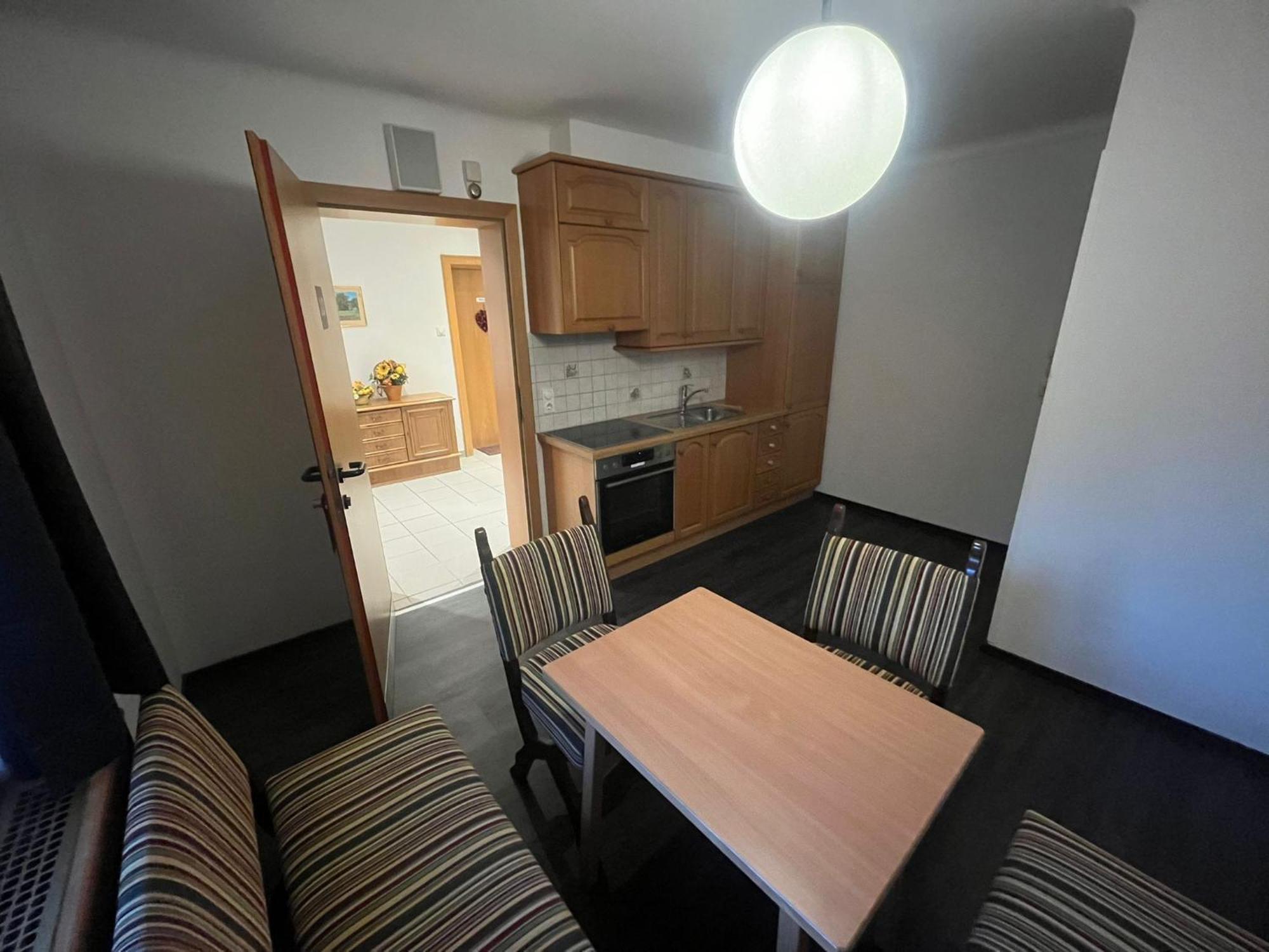 Twenty Seven City Hotel Zell am See Bagian luar foto