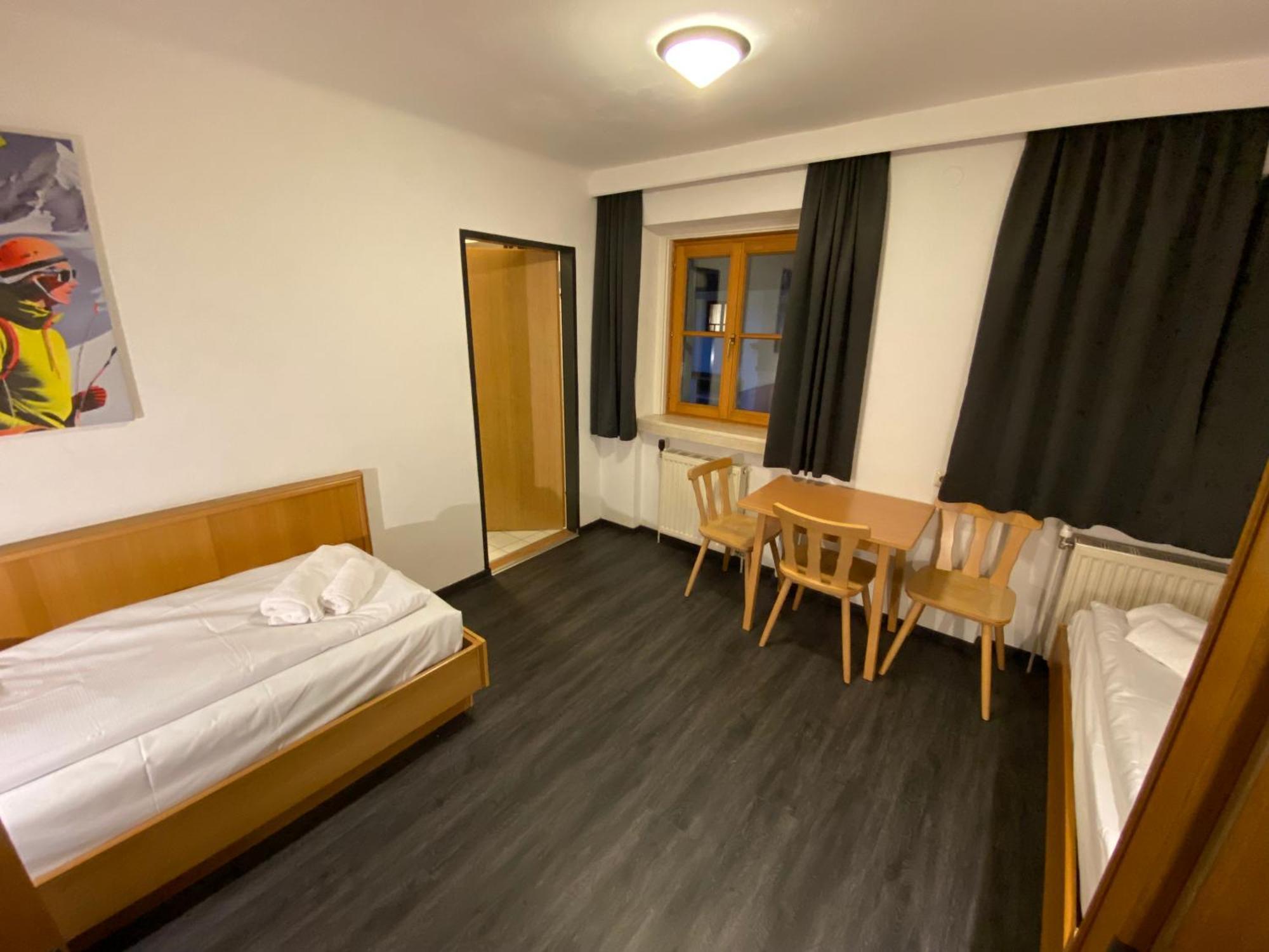 Twenty Seven City Hotel Zell am See Bagian luar foto