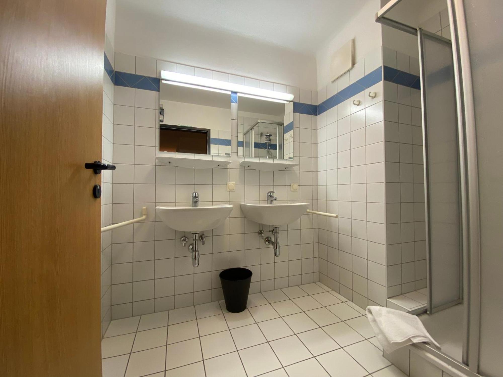 Twenty Seven City Hotel Zell am See Bagian luar foto