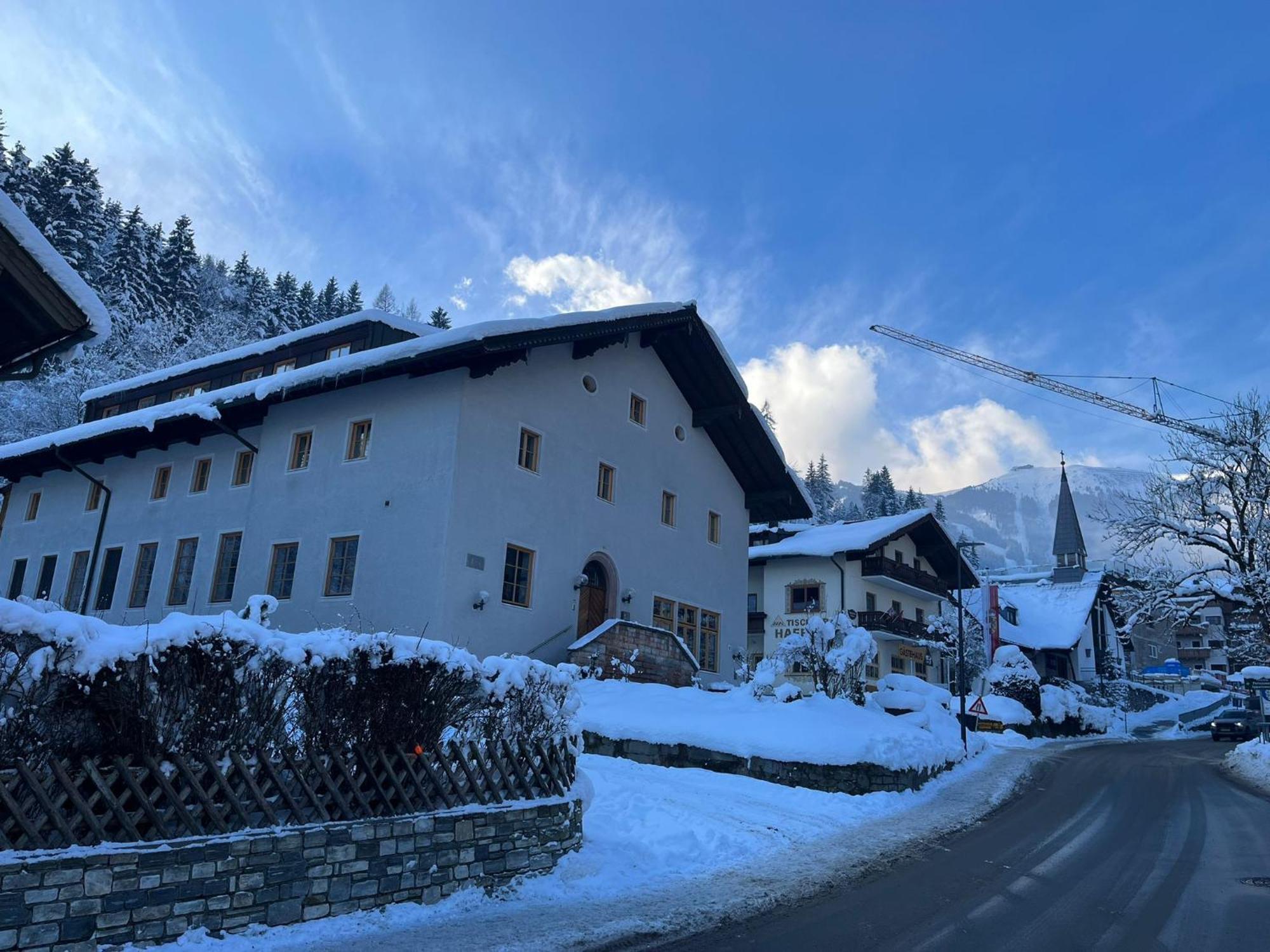Twenty Seven City Hotel Zell am See Bagian luar foto